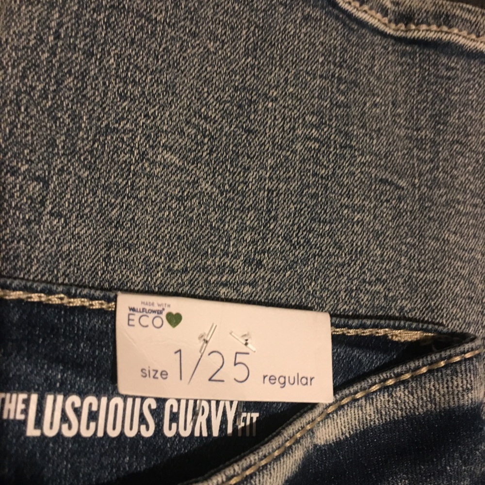 WallFlower Women's Blue Embroidered Stretch Jeans - Picture 7 of 10